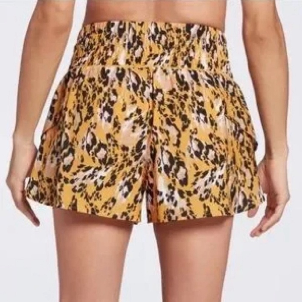 CALIA by Carrie Underwood Step Up High Rise Performance Shorts Size XS